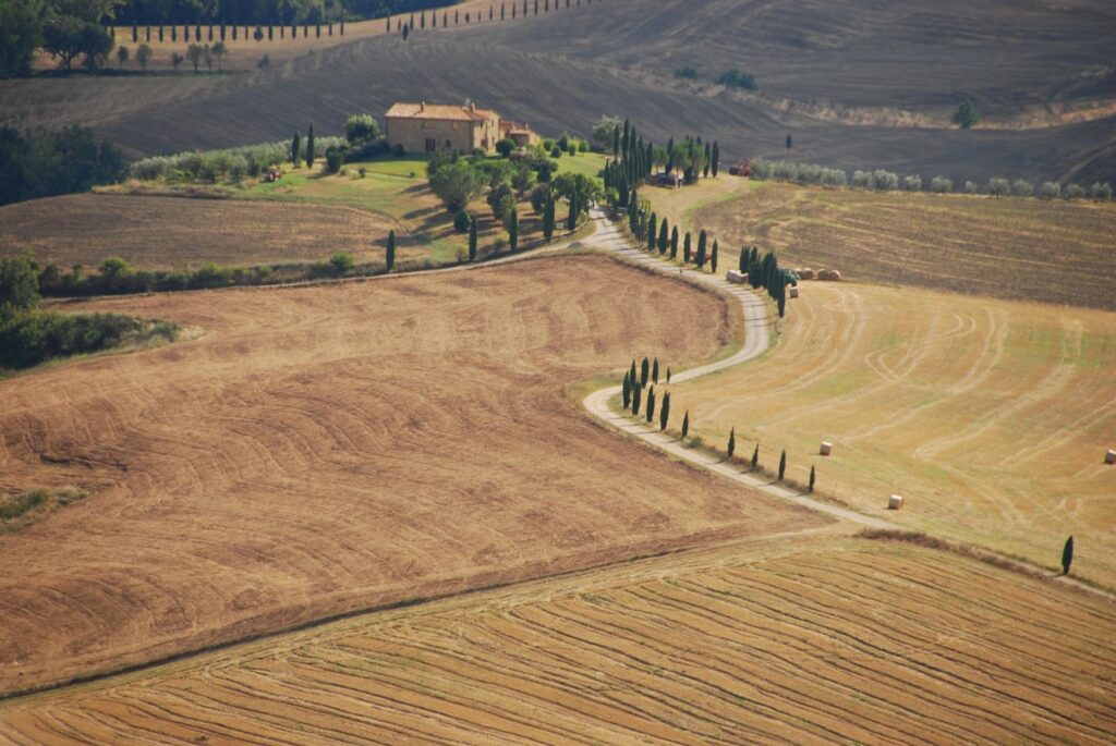 Val D'Orcia e Treno Storico a vapore: un viaggio nel cuore della Toscana